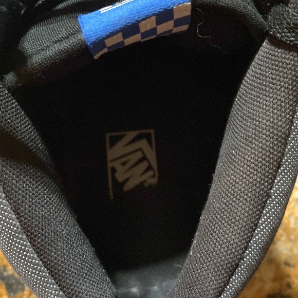 VANS Mens Size 11 Skate Shoes Gray Mid Top - Picture 6 of 8